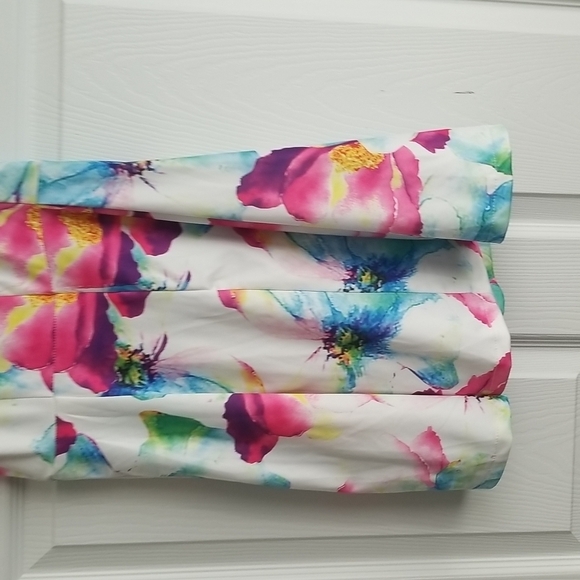 Fancyinn Women's Dress - Picture 5 of 9